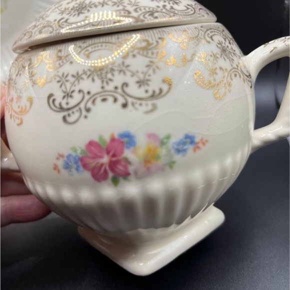 𝅺three Pieces Royal Brotherhood Potteries USA - Picture 2 of 5